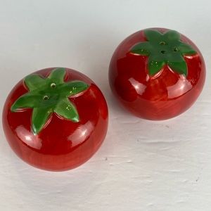 SHINY TOMATO SALT & PEPPER SHAKERS EUC FARMHOUSE